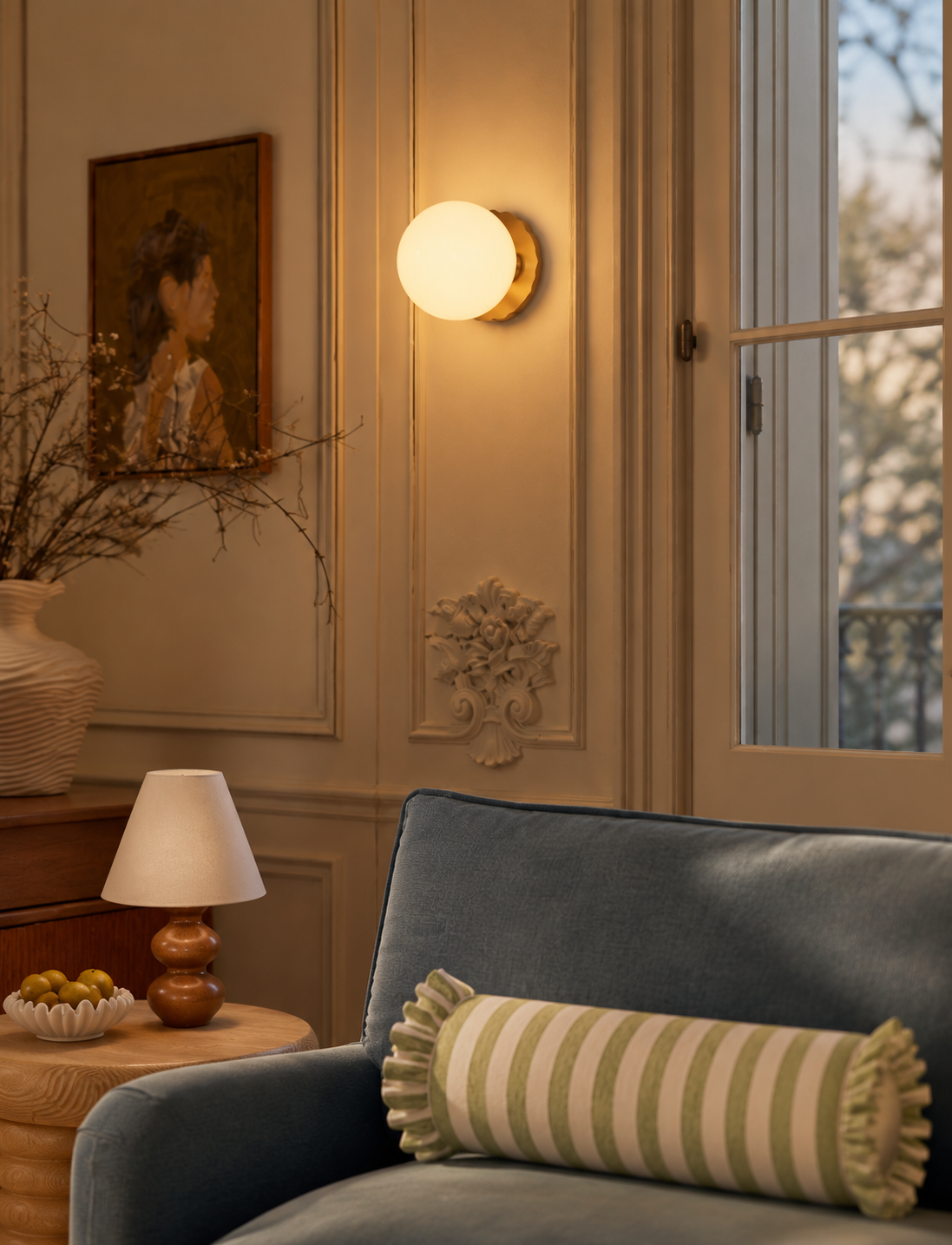 Ivory Aura Wall Light